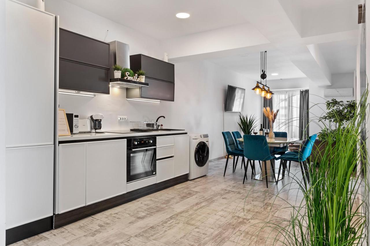 Cozy Special Center - Old Town With Terrace * בוקרשט