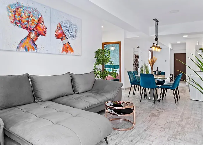 Cozy Special City Center - Old Town Apartment With Terrace