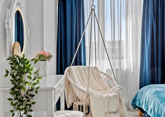 Cozy Special City Center - Old Town Apartment With Terrace